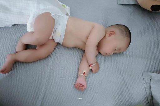 借卵生子机构宝宝积食发烧怎么处理